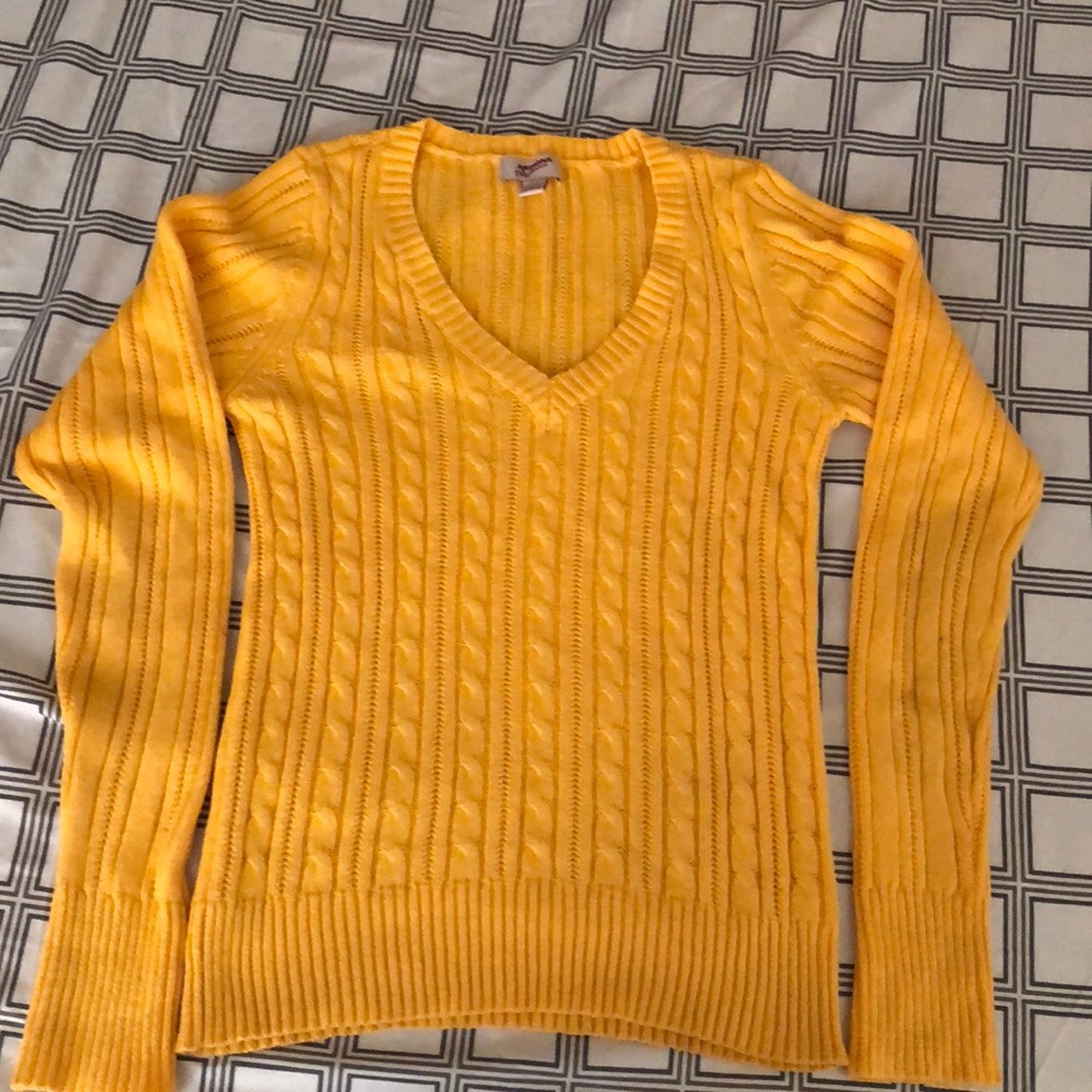 Arizona jeans yellow sweater